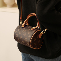 Fanmei bag 2021 new autumn winter niche shoulder bag wild autumn Boston pillow Hand bag womens bag summer