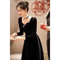 Evening dress 2021 new black velvet senior sense Hepburn style temperament winter can wear art test dress