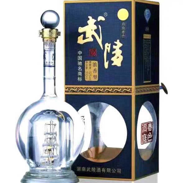 🎉90年武陵酒，洞庭春色，52度浓香白酒，常德出品白酒爱好者必藏品