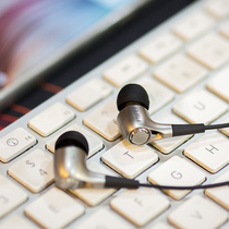 Walker H230P headphones in-ear Wired Games eating chicken mobile phone K Song dedicated music with wheat type-c computer laptop two-in-one single hole single plug in-ear headphones