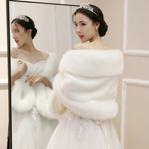 2021 New imitation fox fur wedding dress shawl Bride wedding dress cloak cheongsam padded exterior cloak winter
