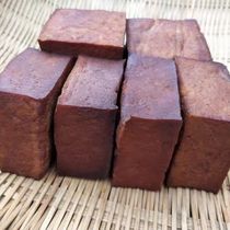 Hunan Xiangxi Longshan local dried tofu fragrant dried authentic farm homemade firewood smoked original bulk tofu