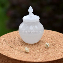 Spot white jade candy cans Japan and South Korea mini department store miniature props Glass bottle food play model can be customized