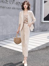 Hong Kong Tide brand 2021 light mature style women Autumn New Korean version of temperament goddess Fan fashion Yang original design