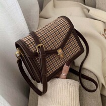 Leakage Outlets Great God recommends 2021 Texture Vintage Plaid Shoulder shoulder bag Joker ins