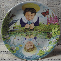 British Davenport Glass River Limited Edition Collection Decorative Plate (Diameter 21 5cm)