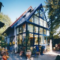 Garden villa in European aluminum-clad wood Sunshine Room steel structure terrace glass room broken bridge aluminum insulation sound insulation doors and windows