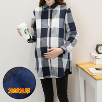 Winter plus suede thickened pregnant woman shirt loose large plaid blouse 2022 Korean version gestation woman dress warm and undershirt
