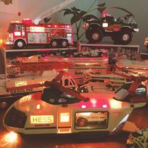 Export collection class Truck Rescue truck fire truck alloy car tungsten light car Boy gift HESS car model