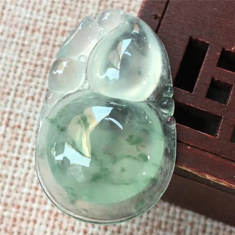 Jane Ann Emerald Natural A goods high ice floating green flower small gourd jade pendant womens multi-child Dofu jade pendant