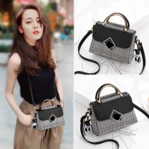 Hong Kong 2022 small packs of womens new fashion grid Red Slanted Satchel Students Brief single shoulder Handheld Pet Bag