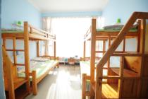 Dali Dig Color Sea Neighbor Youth Hostel 180°Sea View Boys Four-person Bed Room