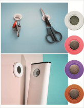 Remote control hook non-perforated storage wall hanging suction cup seamless magnet hook adhesive living room moisture-proof nail-free rack