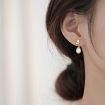 (Xiangnan) 925 sterling silver butterfly pearl earrings for women 2023 new hot style summer earrings light luxury niche earrings