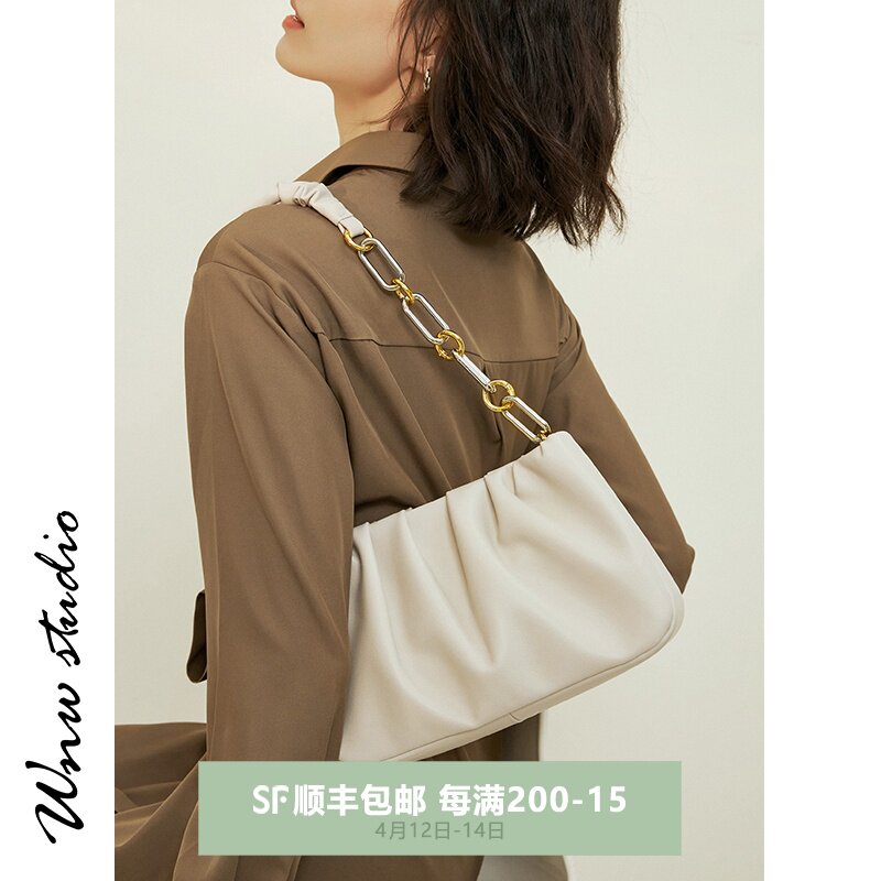 White bag womens summer high-level feeling womens bag 2021 new Tidal temperament cloud bag one shoulder slant under the bag