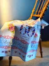 Zhou A home Harr * ds Queens 60th anniversary celebration ceremony commemorative tea towel decoration painting posing background travel hand letter