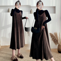 Autumn and winter clothes New Korean version of pregnant women loose two-piece dress foreign-style knitwear tide mother velvet strap skirt