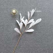 A large number of spot impatiens leaf simulation fake flower wedding hall hotel soft decorative leaf ceiling fake flower matching leaf