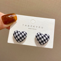 S925 Silver Needle Fall Winter New Thousand Bird Grid Fabric Grid Love Earrings Small Design Sense Earrings Earrings Earrings Female