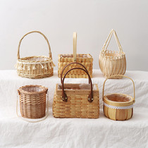 Floral woven small flower basket Bamboo woven flower arrangement props portable wedding fruit basket Photo flower pot Bamboo basket Grass basket