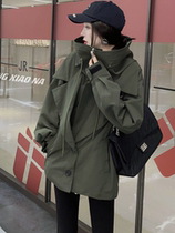 Tide brand fashion small man hooded windbreaker female autumn loose short jacket rushing clothes Net red casual fried street coat