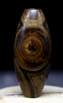 One thing one picture collectible natural Mengtianzhu covered with mysterious totem pattern nine-eyed stone shale 8-word Tianye