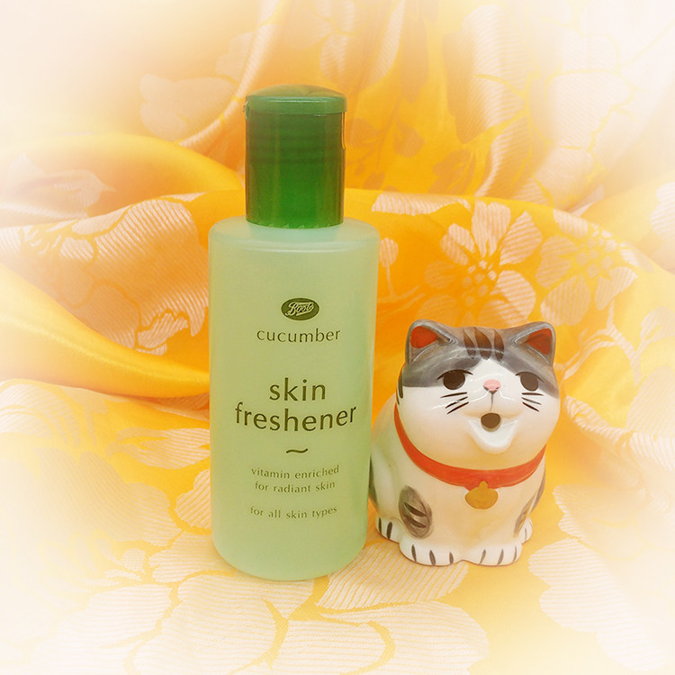 Thai little Q British boots small cucumber toner make-up water moisturizing water bright white shrink pores