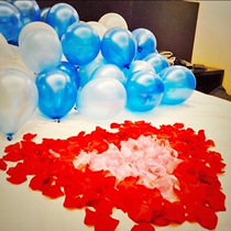 Wedding wedding wedding room birthday Valentines Day surprise scene decoration simulation hand throw flower rose fake petals