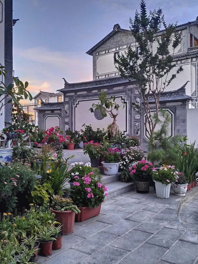 Dali Haipo Inn double bed large couple room