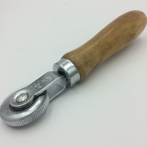 Automobile tire compaction wheel tire repair tool film flattening wheel roller push wheel roller roller tire pressure wheel